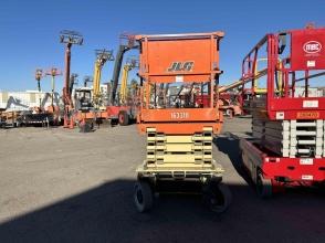 2017 JLG M4069LE