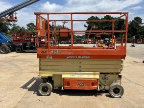 2017 JLG 3246ES