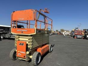2017 JLG M4069LE