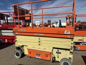 2017 JLG 3246ES