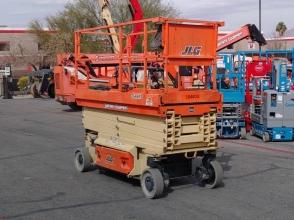 2017 JLG 2646ES