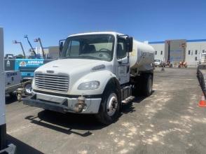 2017 Freightliner M2106