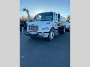 2015 Freightliner M2106
