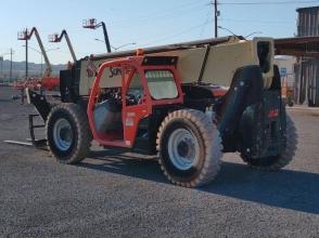 2014 JLG 1055