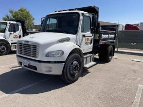 2017 Freightliner M2106
