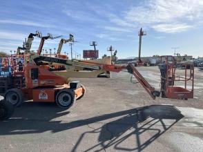 2017 JLG E450AJ