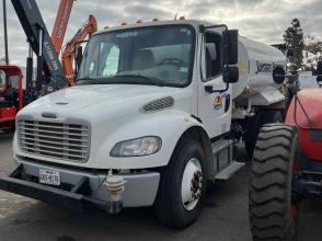 2015 Freightliner M2106