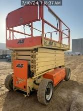 2017 JLG M4069LE