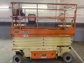 2017 JLG 3246ES