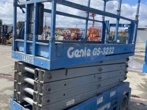 2016 Genie GS-3232