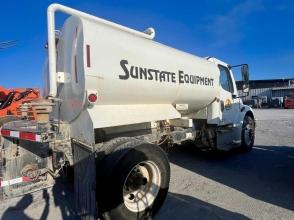 2017 Freightliner M2106